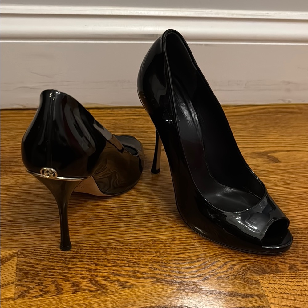 Gucci Elegant Black Peep-Toe Heels perfect condition size 38